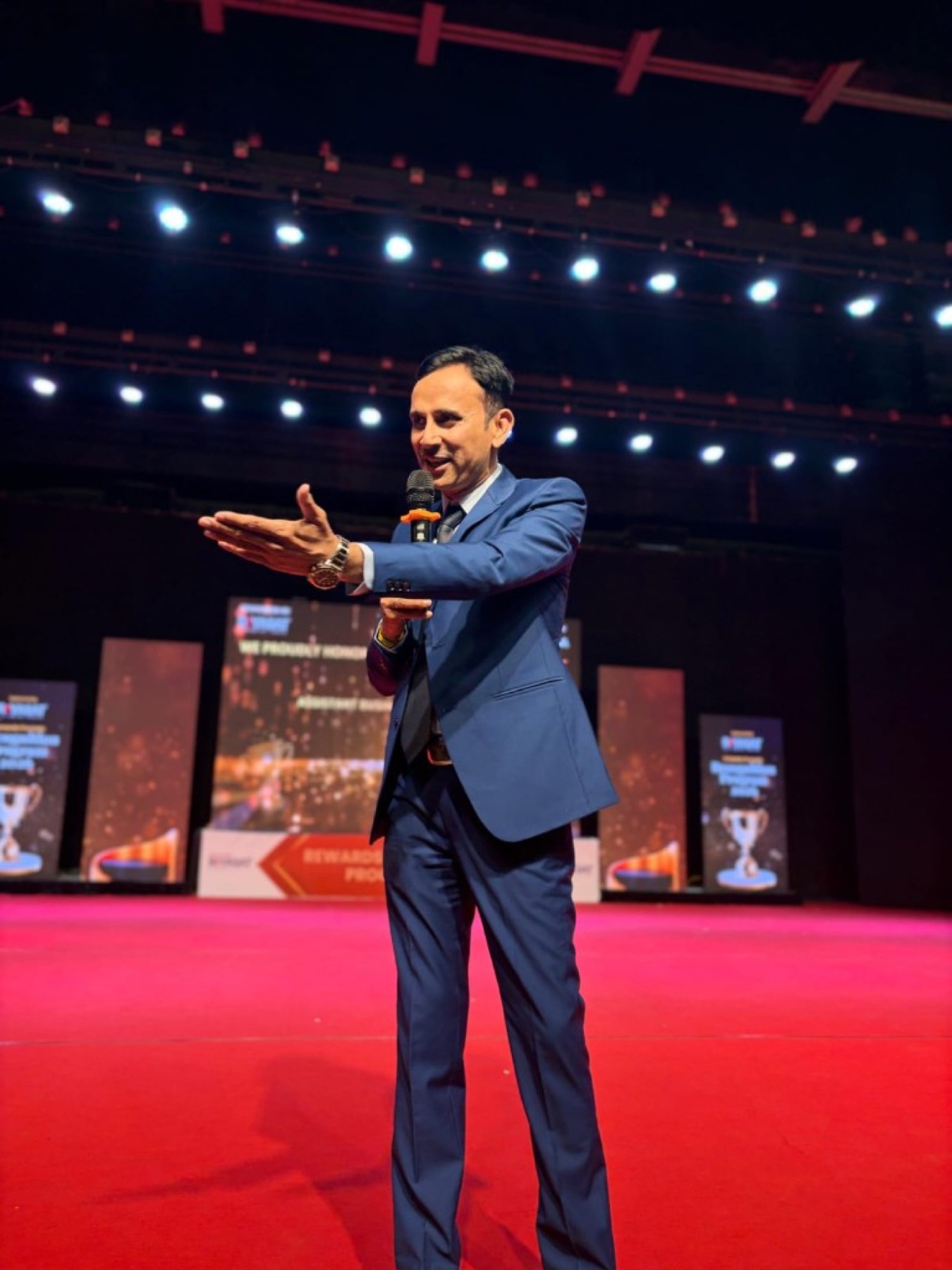 Bhupendra Singh Shekhawat speaking on stage