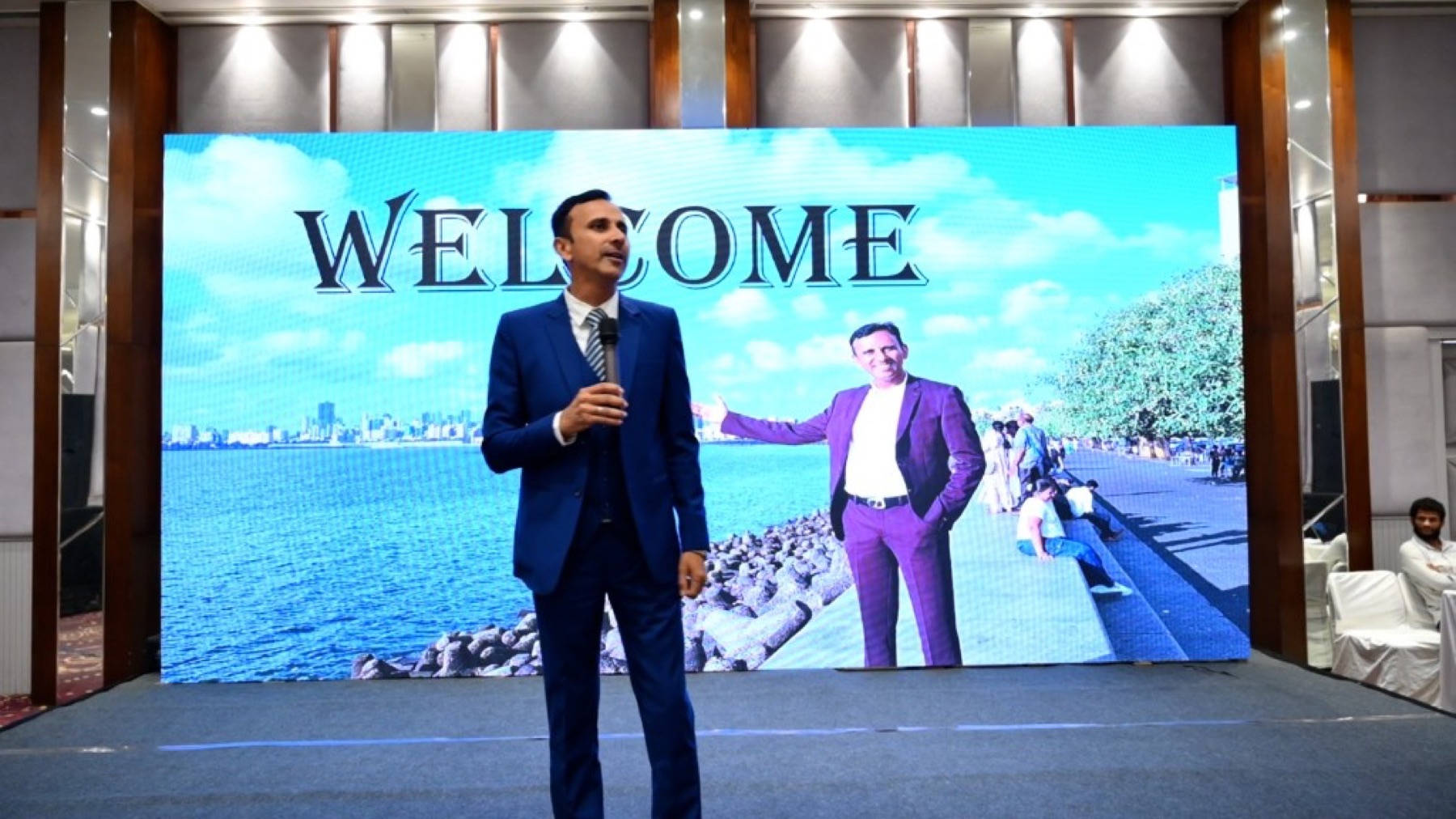 Bhupendra Singh Shekhawat speaking from the stage